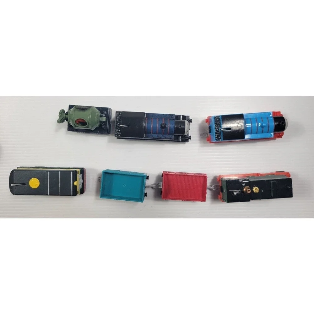 Lot of 4 Mattel‎ 2013 Thomas Train Friends Trackmaster w/ Carts Motorized Tested